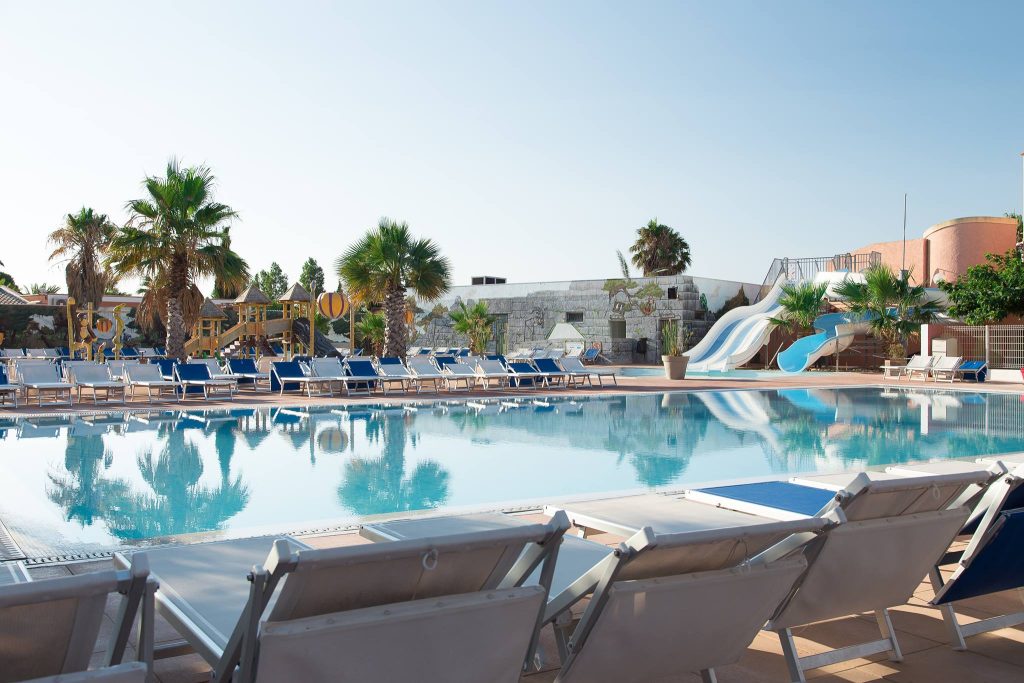 camping piscine canet en roussillon